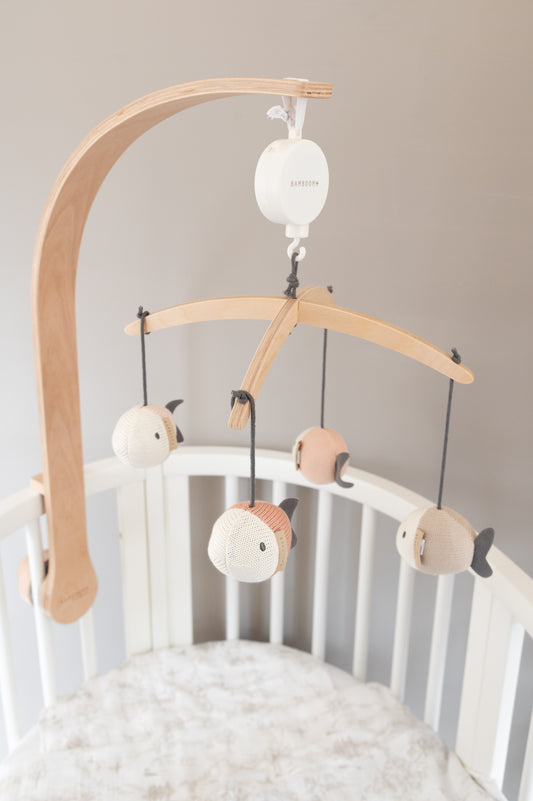 Bamboom Giostrina in legno con toys a maglia di Bambù Fish - FISH PINK 284