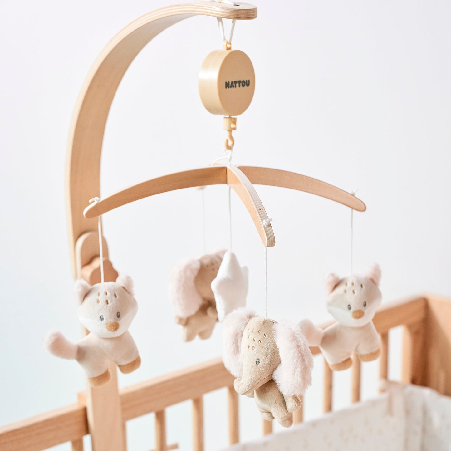 Nattou Giostrina Sonora in legno FLO, ERNEST & OLI - 682268