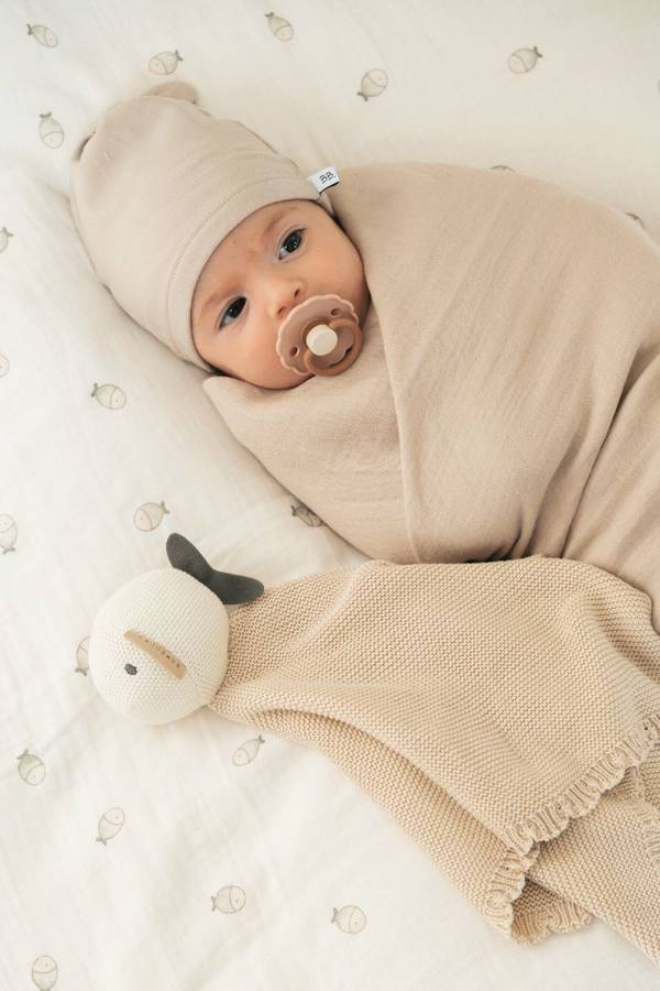 BAMBOOM Doudou, fatto a Maglia - Fish - Sabbia 09