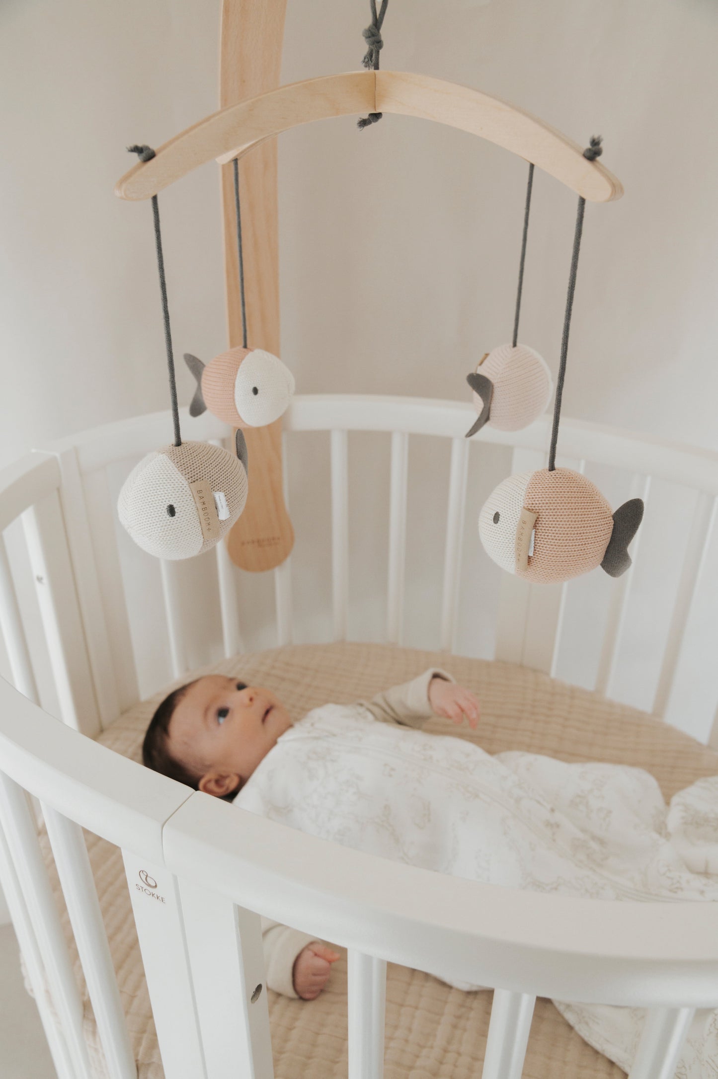 Bamboom Giostrina in legno con toys a maglia di Bambù Fish - FISH PINK 284