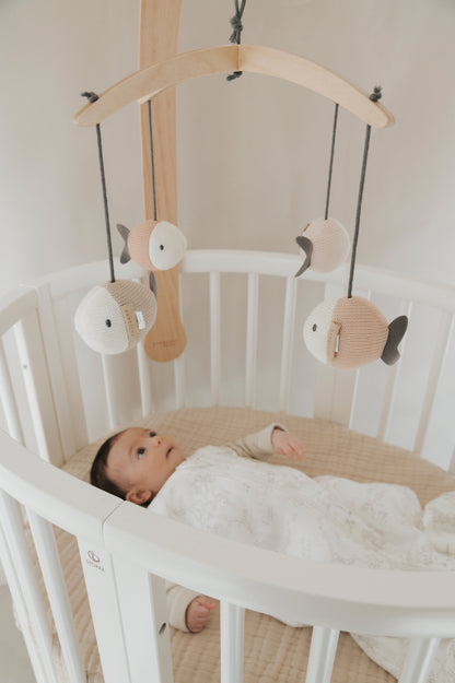 Bamboom Giostrina in legno con toys a maglia di Bambù Fish - FISH PINK 284