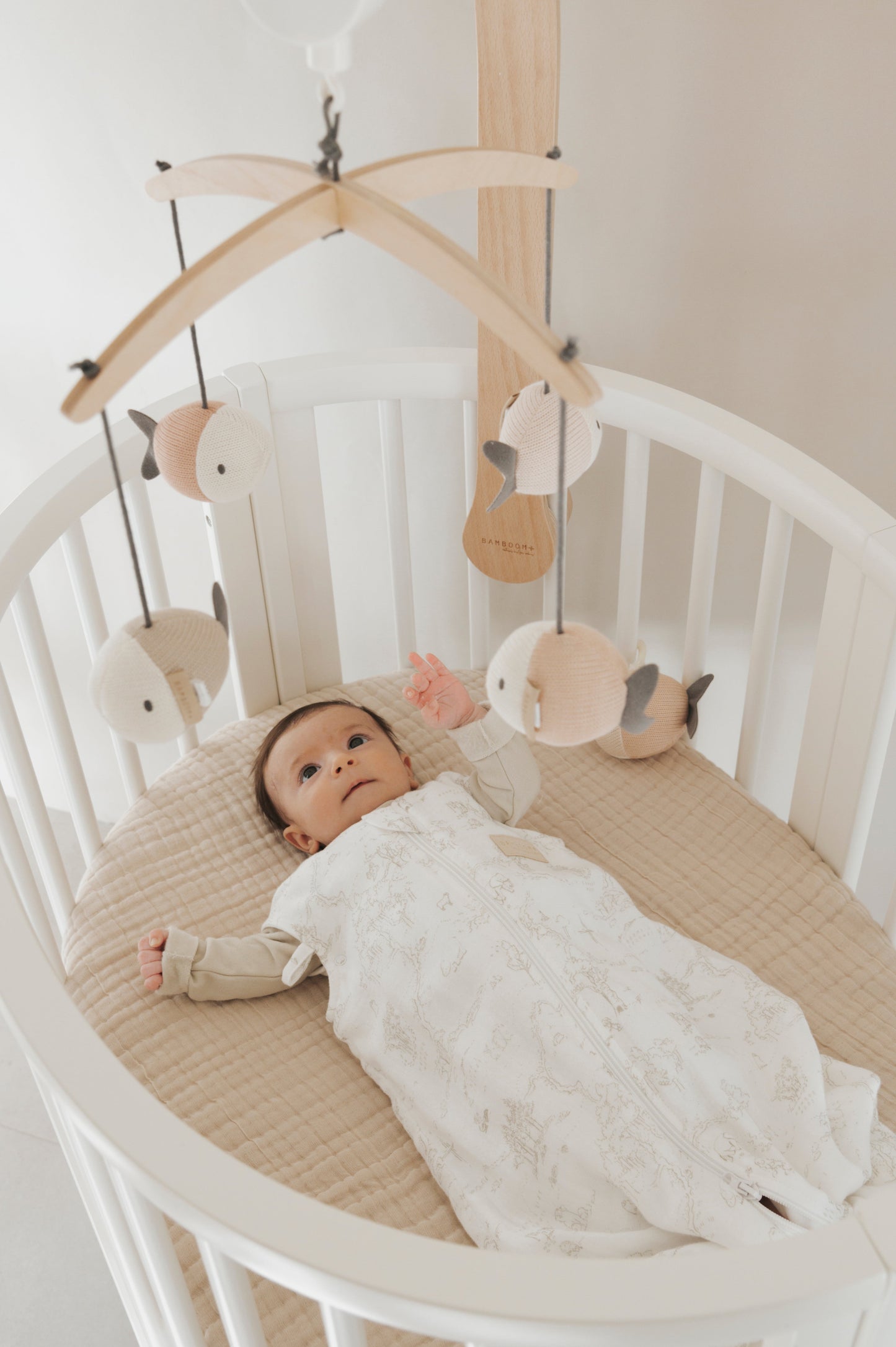 Bamboom Giostrina in legno con toys a maglia di Bambù Fish - FISH PINK 284