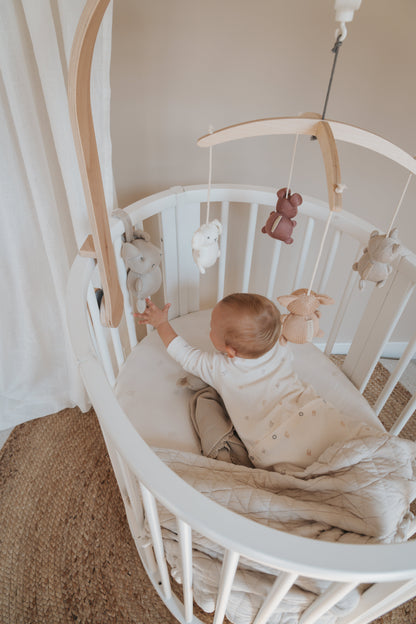 Bamboom Giostrina in legno con toys a maglia di Bambù - Animal Friends